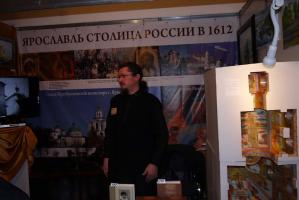 Протоиерей Михаил Смирнов у экпозиции Ярославской епархии