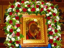 Крестный ход с Казанкой иконой Божией Матери