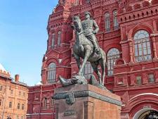 Памятник маршалу Жукову в Москве (скульптор В.Клыков)